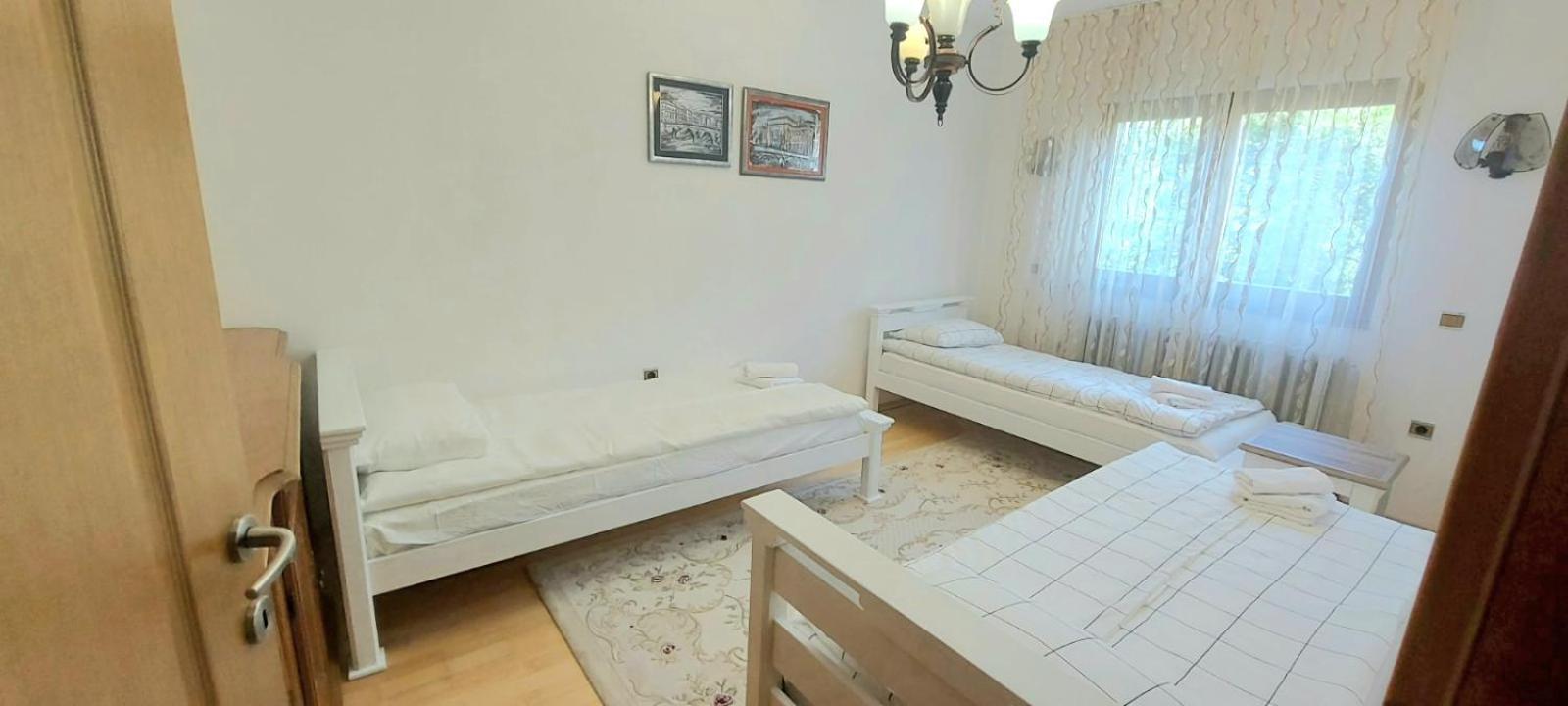 Family Apartment With Garden Sarajevo Eksteriør billede