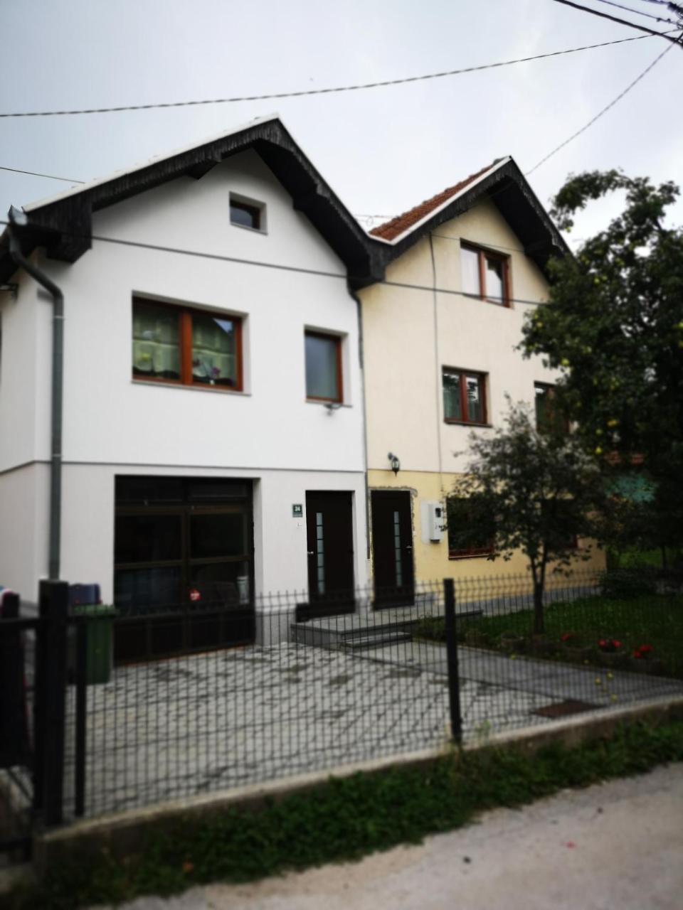 Family Apartment With Garden Sarajevo Eksteriør billede
