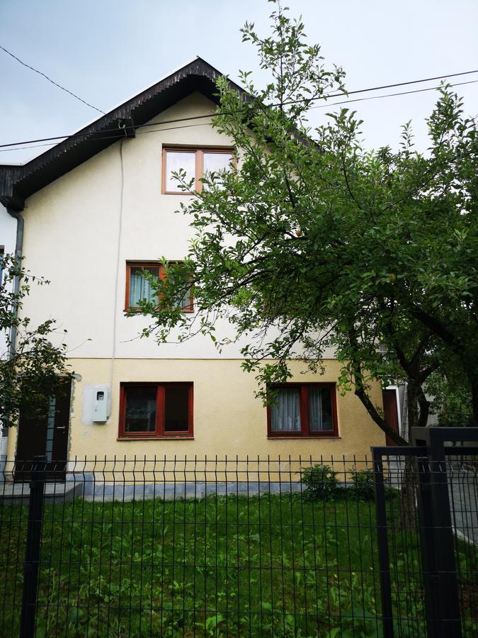 Family Apartment With Garden Sarajevo Eksteriør billede